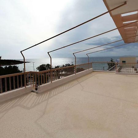 Seaside Renovated Top Floor Apartment Saronida Exterior foto